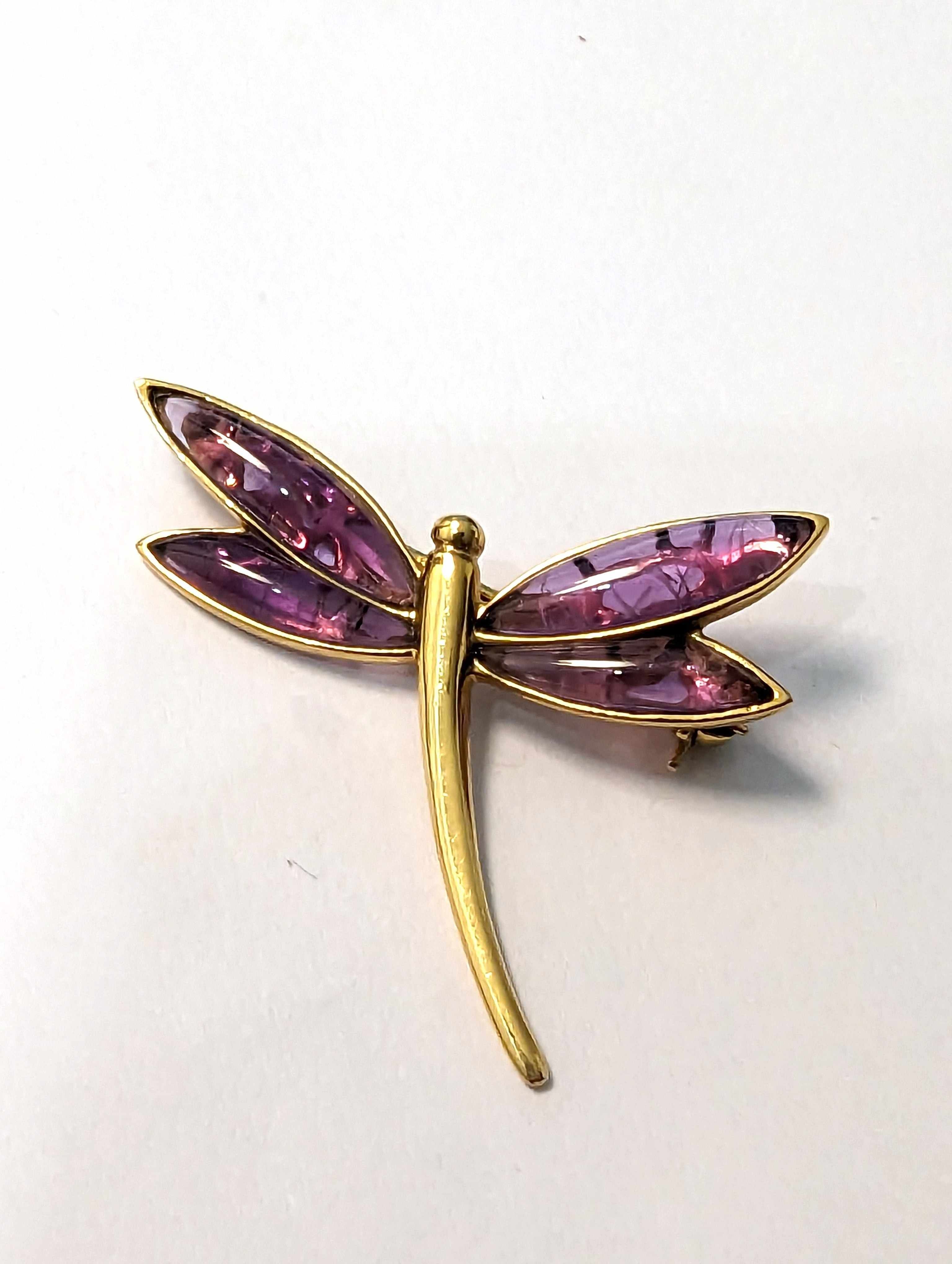 BROCHE LIBELLULE en or jaune (750) et cabochons...