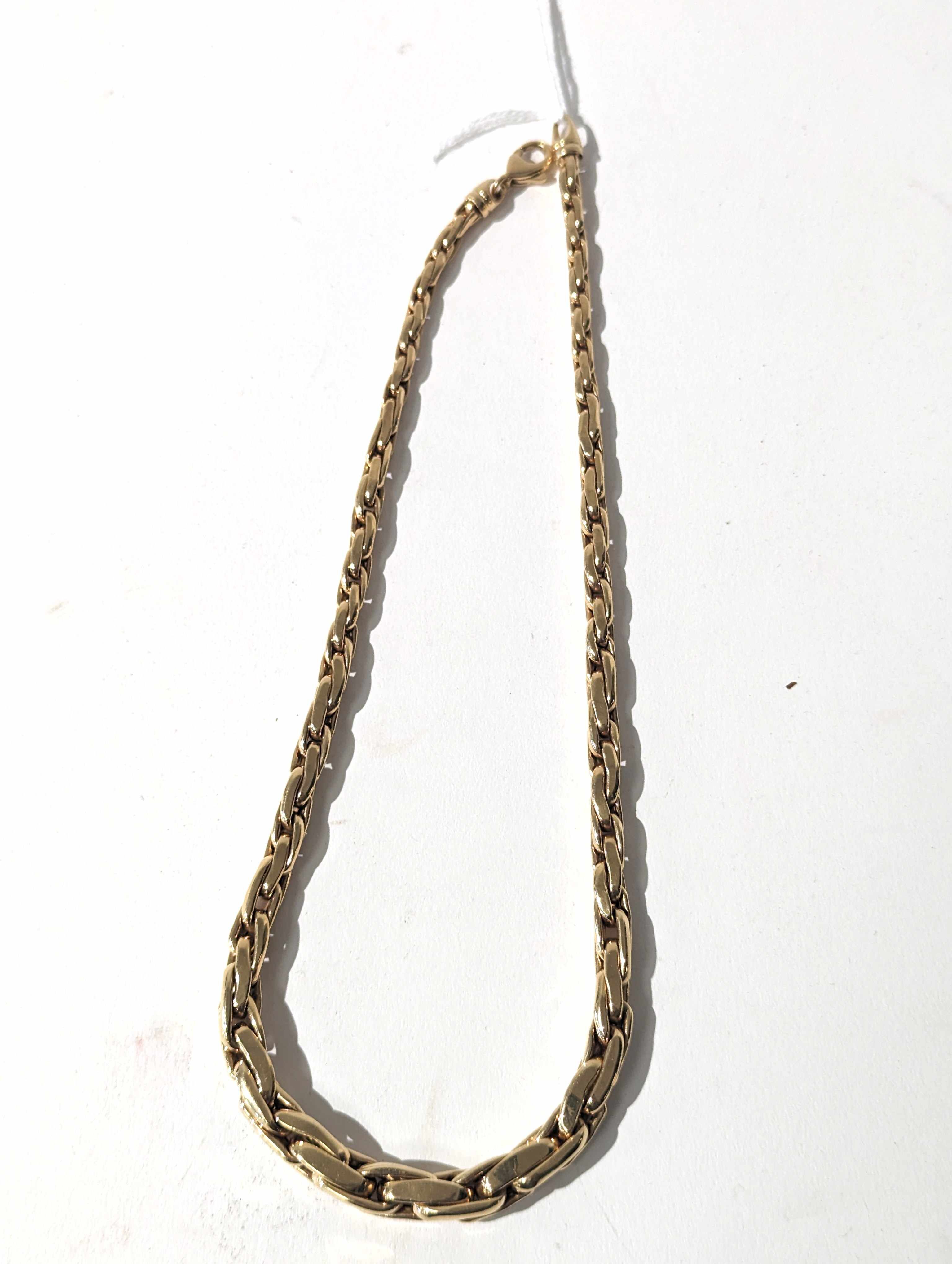 COLLIER en or (750) à mailles en chute. Long....