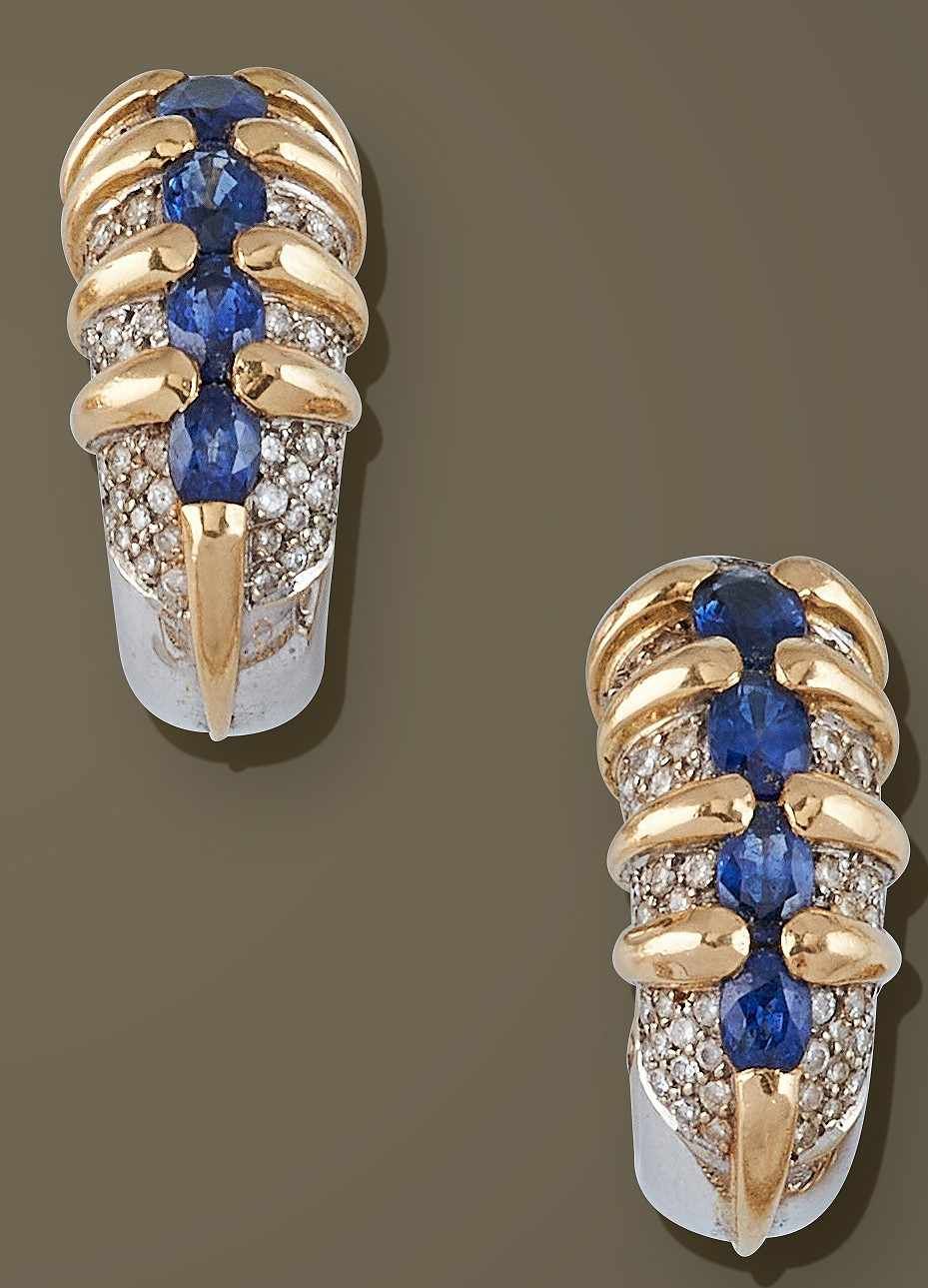 PAIRE DE CLIPS D'OREILLES demi-lune en or...