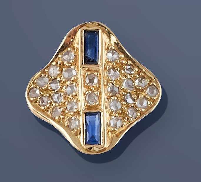 PENDENTIF en or jaune (750) de forme losange...