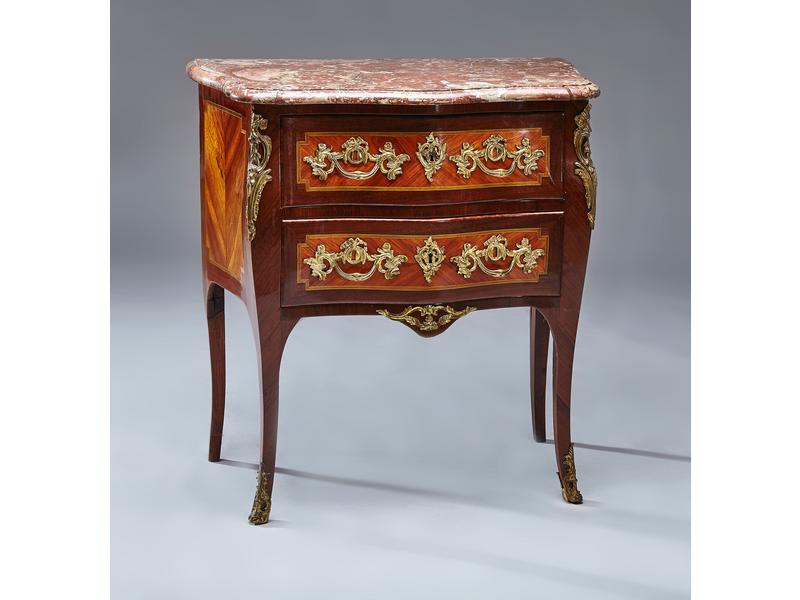 COMMODE galbée toutes faces en placage de...