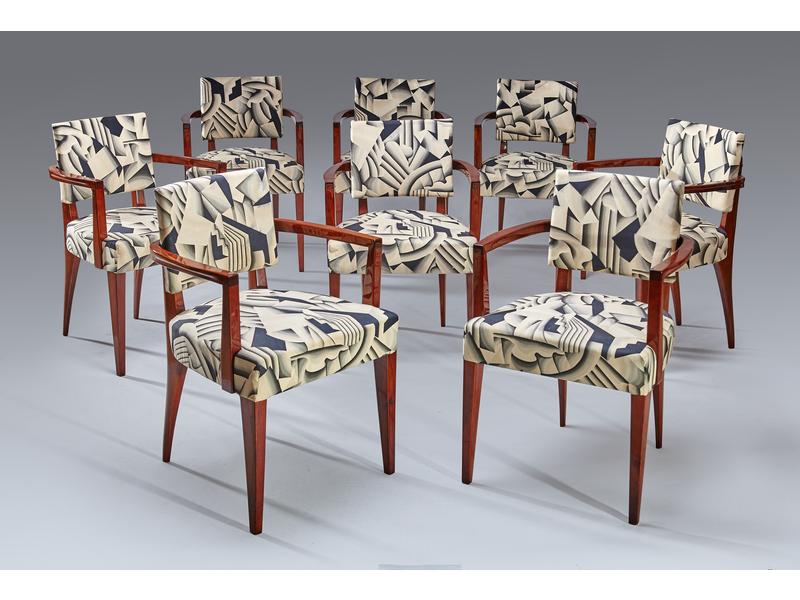 SUITE DE HUIT FAUTEUILS en acajou verni,...
