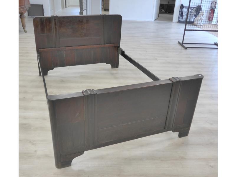 DEUX BOIS DE LITS en palissandre et placage...
