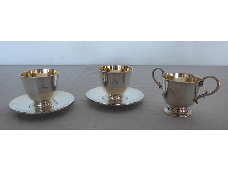 PAIRE DE TASSES A SORBET et leurs SOUCOUPES...