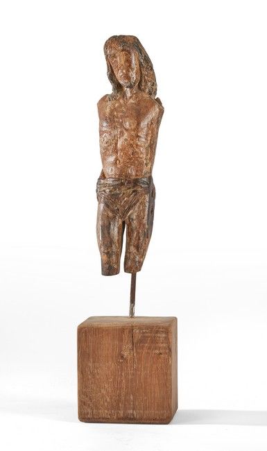 BUSTE DE CHRIST en croix, en bois sculpté...