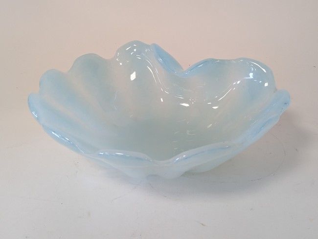 BENITIER coquille en verre soufflé teinté...