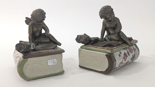 DEUX BOÎTES rectangulaires en céramique craquelée...