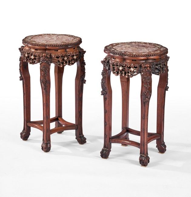 PAIRE DE SELLETTES TABOURETS en bois exotique...