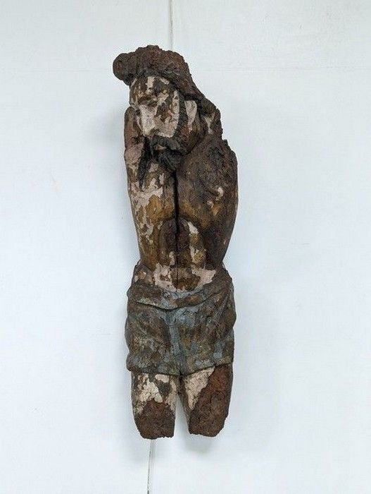 GRAND BUSTE DE CHRIST en bois sculpté, anciennement...