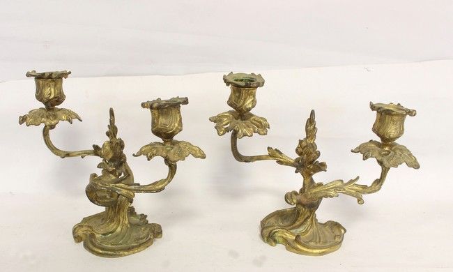 PAIRE DE BOUTS DE TABLE en bronze doré à...