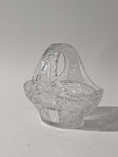 PANIER en cristal taillé de rosaces.