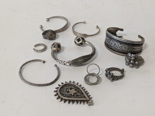 LOT DE BIJOUX D'AFRIQUE DU NORD en argent...