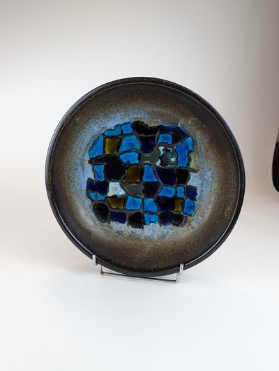 COUPE circulaire en céramique émaillée polychrome...