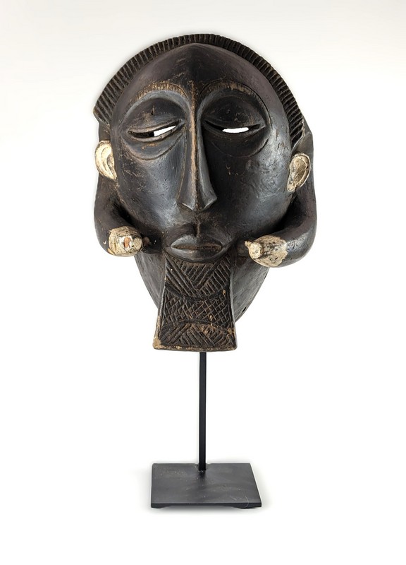 MASQUE anthropo-zoomorphe représentant un...