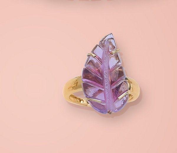 BAGUE en or (585) ornée d'une améthyste en...