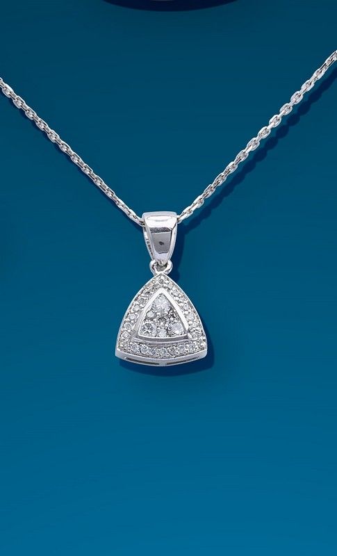 COLLIER en or gris (750) avec chaîne retenant...