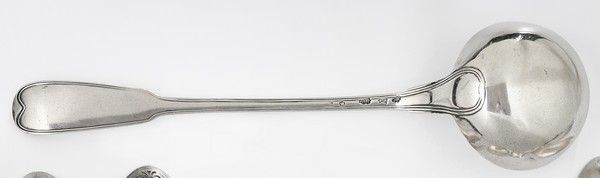 LOUCHE en argent, modèle à filets.
