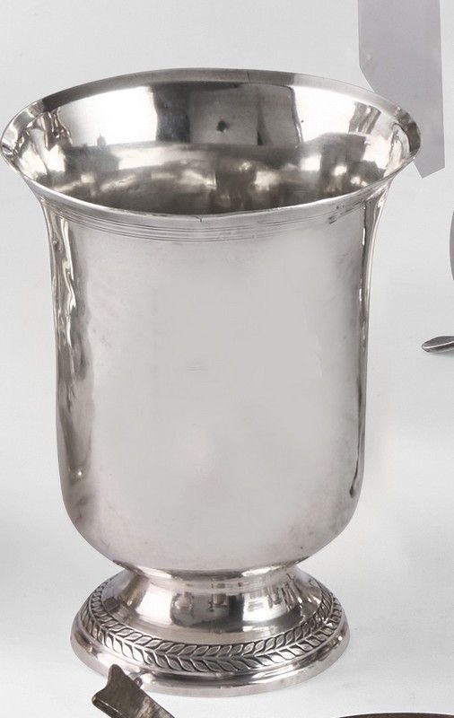 TIMBALE tulipe en argent uni, frise de laurier...