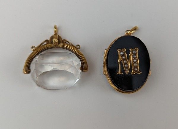 PENDENTIF en or jaune (750) et cristal l...