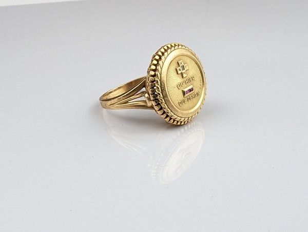 BAGUE en or (750) avec médaille plus qu'hier,...