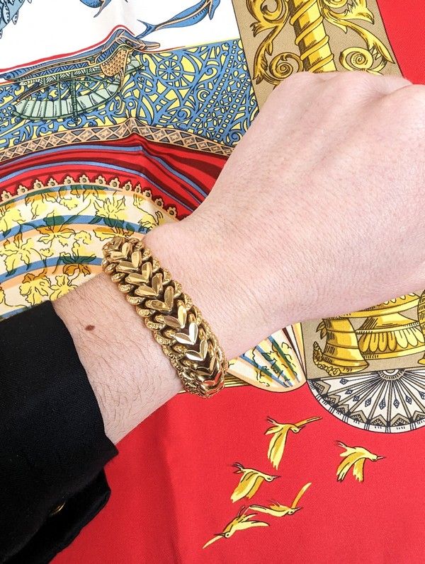 BRACELET en or (750) à mailles chevrons.