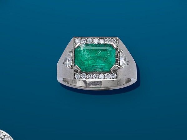 BAGUE en or gris (750) palladié, type chevalière,...