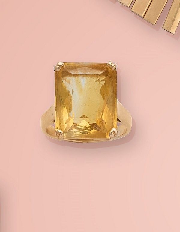 BAGUE en or jaune (750) sertie d'une citrine...