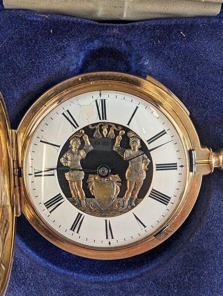 MONTRE SAVONNETTE A REPETITION en or (750),...