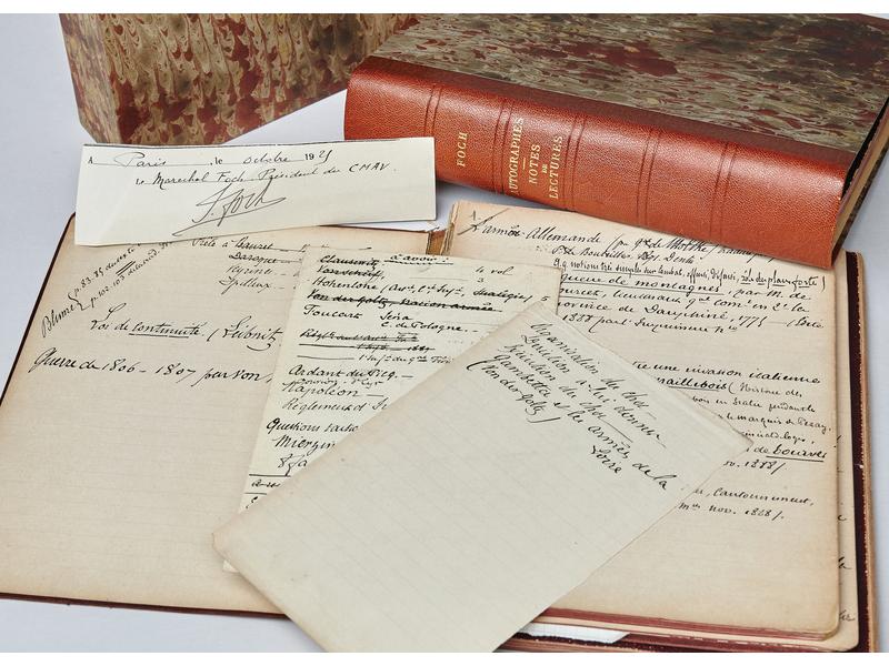 [FOCH] - Autographes ; notes de lectures...