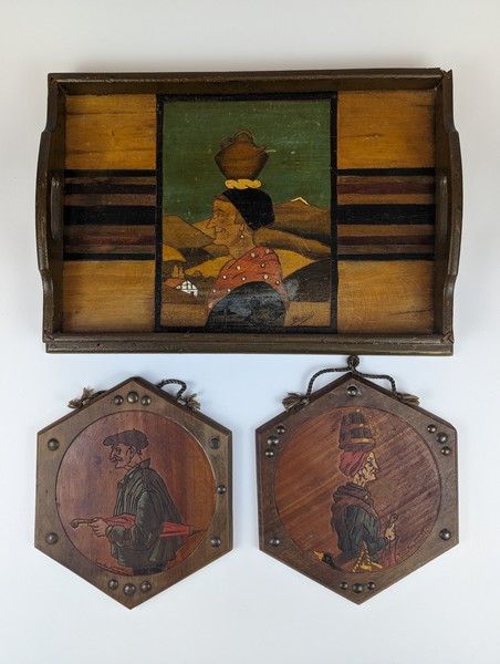 PLATEAU rectangulaire en bois à deux anses,...