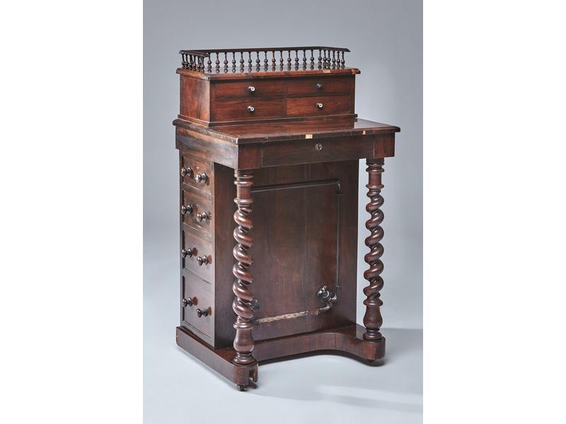 PETIT BUREAU dit "DAVENPORT" en acajou et...