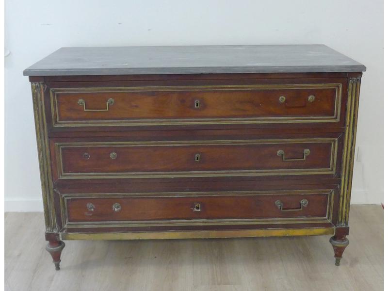 COMMODE en acajou, placage d'acajou et filets...