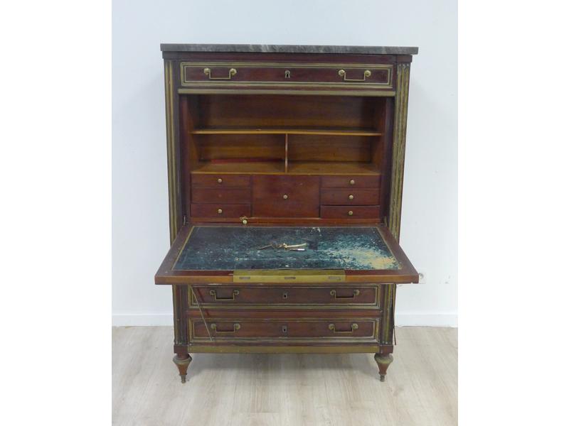 SECRETAIRE en acajou, placage d'acajou et...