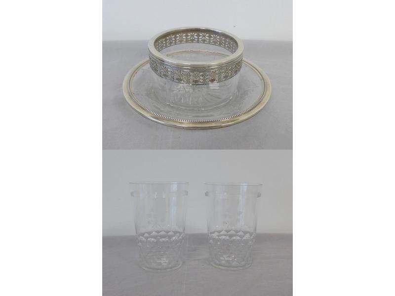 DESSOUS DE BOUTEILLE en cristal gravé et...