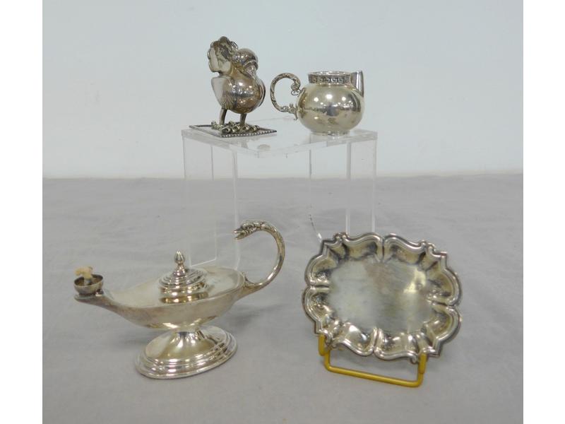 LOT EN ARGENT MINIATURE, comprenant : Petit...