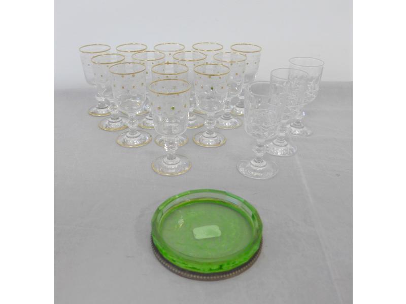 PETIT DESSOUS DE BOUTEILLE en verre vert...