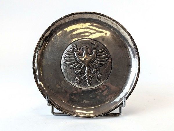 COUPELLE en argent (925) à décor sur ombilic...