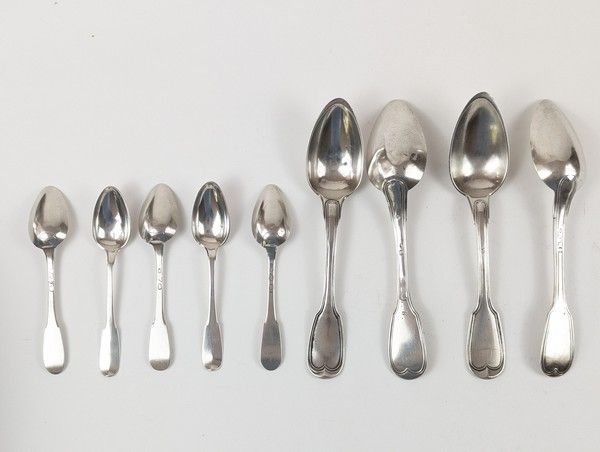 QUATRE GRANDES CUILLERES en argent modèle...