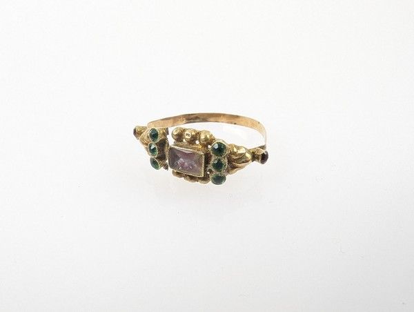 BAGUE en or avec cristal rectangulaire au...