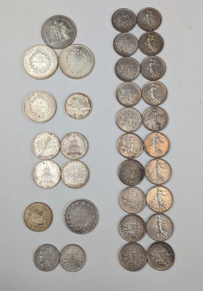 LOT DE PIECES EN ARGENT COMPRENANT :