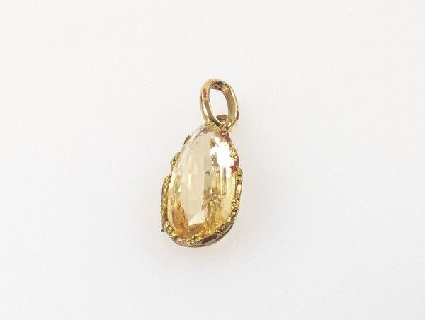 PENDENTIF en or jaune (750) serti d'une citrine...