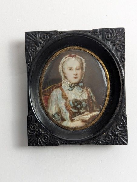 MINIATURE ovale gouachée représentant une...