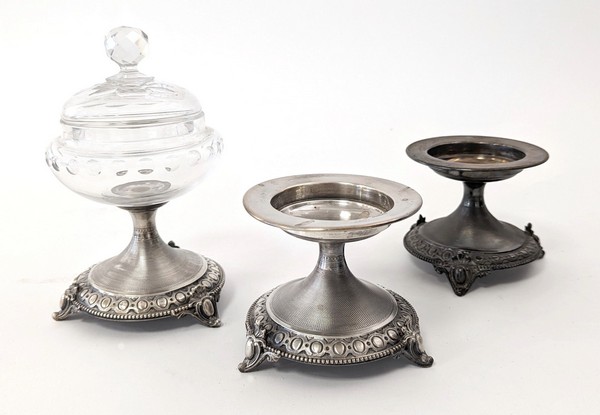GARNITURE en argent comprenant : une COUPE...