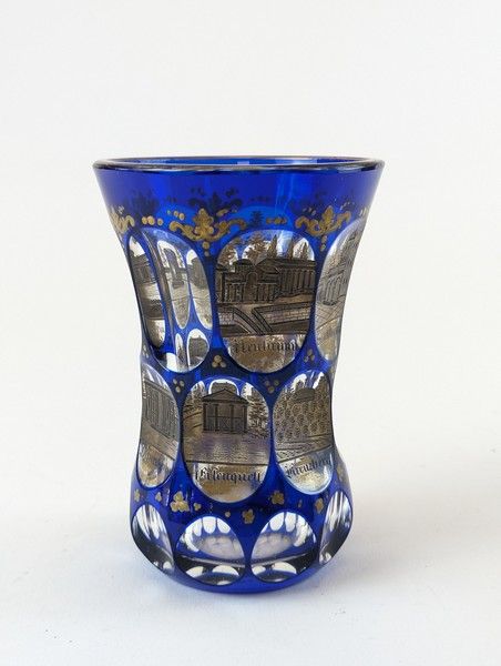 VERRE DE CURE en cristal de Bohème teinté...