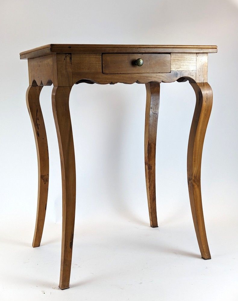 TABLE TRAVAILLEUSE en bois naturel ouvrant...