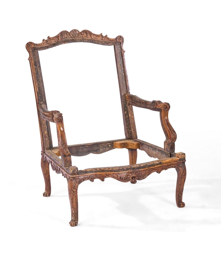 CHÂSSIS DE BERGERE à dossier à la Reine,...