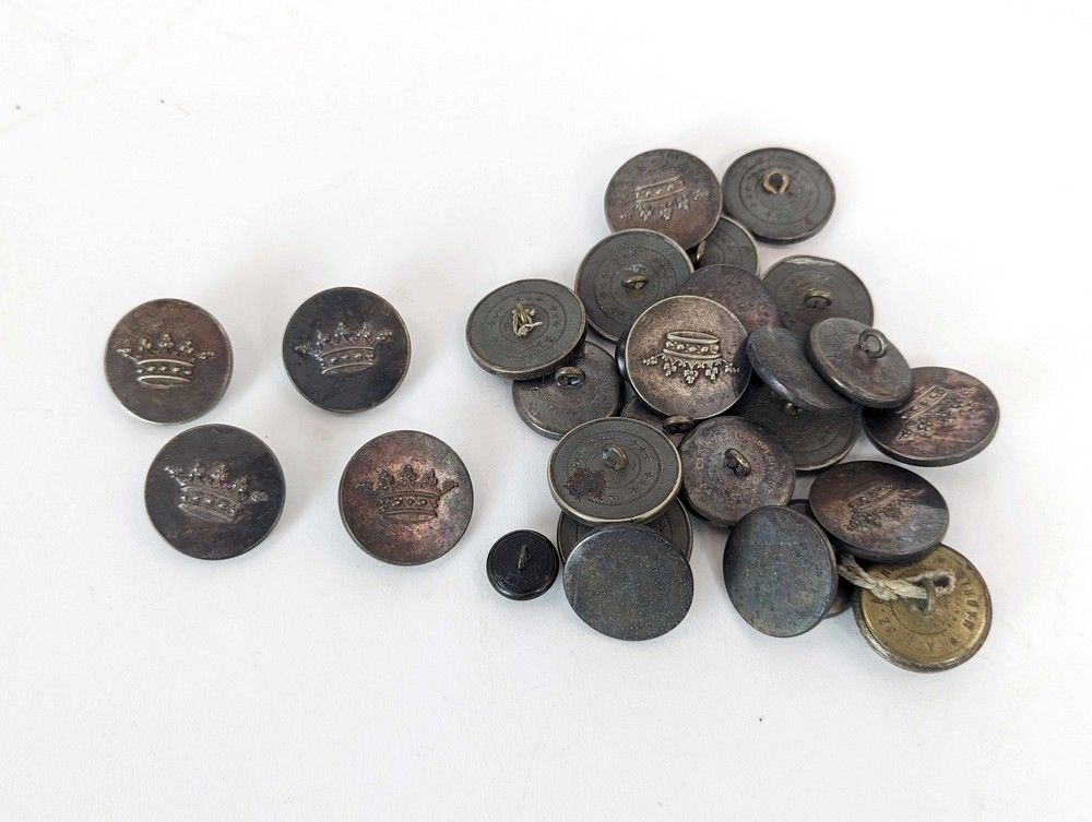 [Marquis d'ALCEDO] - SUITE de SEIZE BOUTONS...