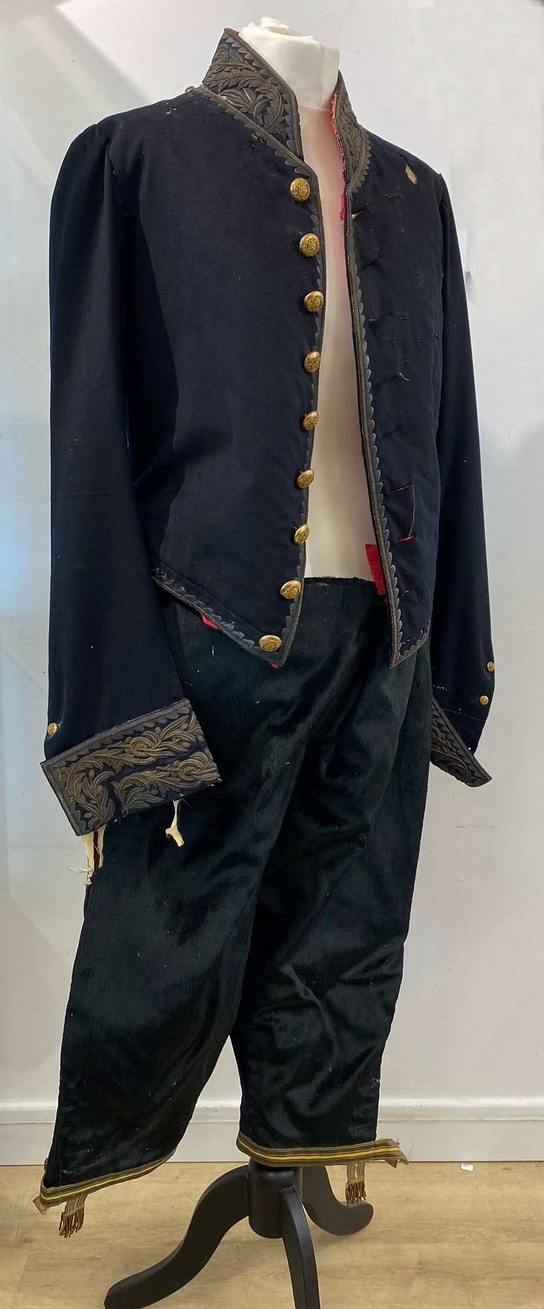 [Comte Miguel BANUELOS] - ÉLÉMENTS D'UNIFORMES...