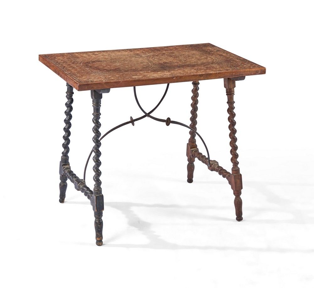 PLATEAU DE TABLE rectangulaire en noyer,...