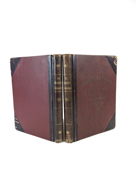[MOBILIER REGIONAL] - Réunion de 2 volumes...